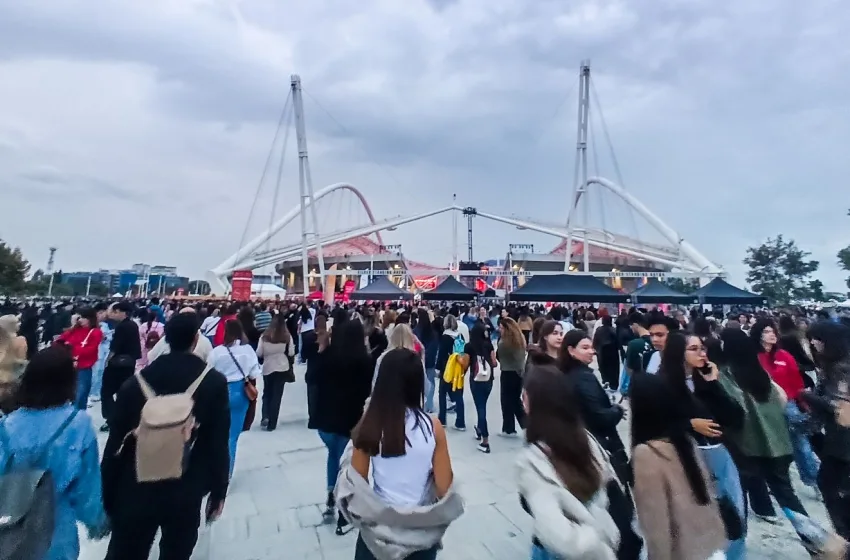  ΟΑΚΑ-Βίσση: 12 ώρες μετά τη συναυλία καθαρίστηκαν 1.100 στρέμματα,μαζεύτηκαν τόνοι σκουπιδιών