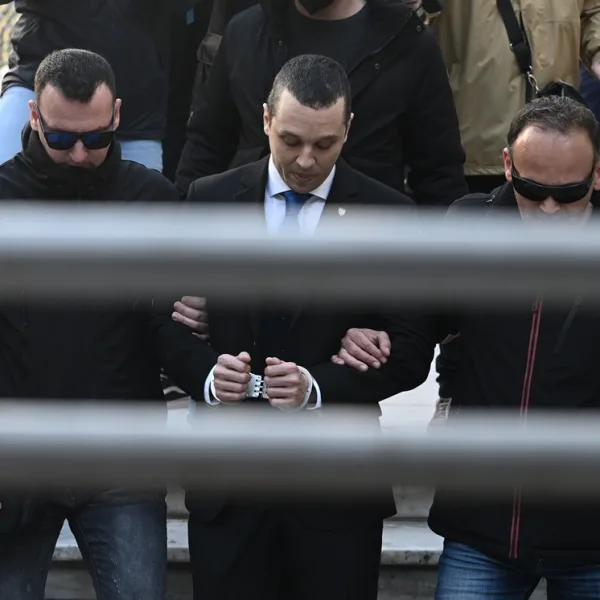 Spotlight v6 60 Μπορεί ο Κασιδιάρης να φτιάξει νέο κόμμα και να κατέβει…