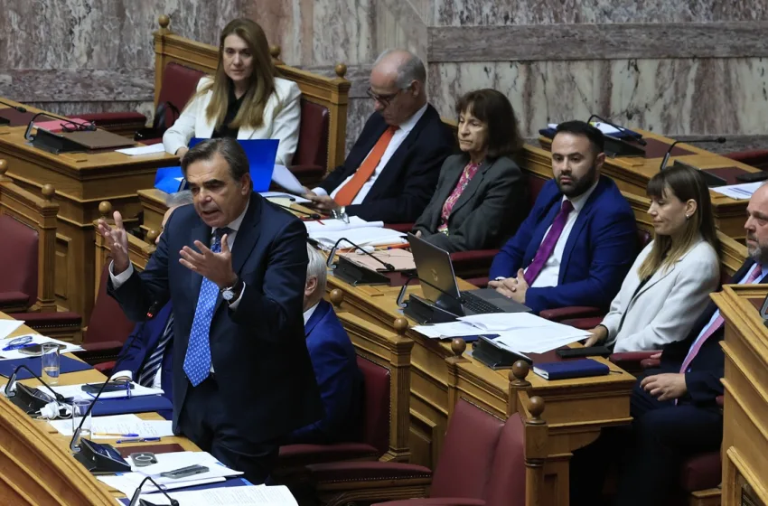  Εν μέσω σφοδρής σύγκρουσης αλλά χωρίς αίτημα ονομαστικής ψηφοφορίας για το άρθρο 74 ολοκληρώνεται η συζήτηση στο νομοσχέδιο Σχοινά