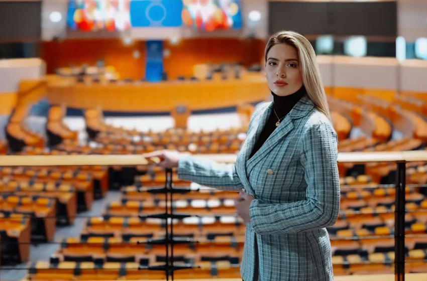  Special Education Awards 2025: Χάλκινη διάκριση για τη Βίκυ Μηνά και το έργο της στην Ειδική Αγωγή