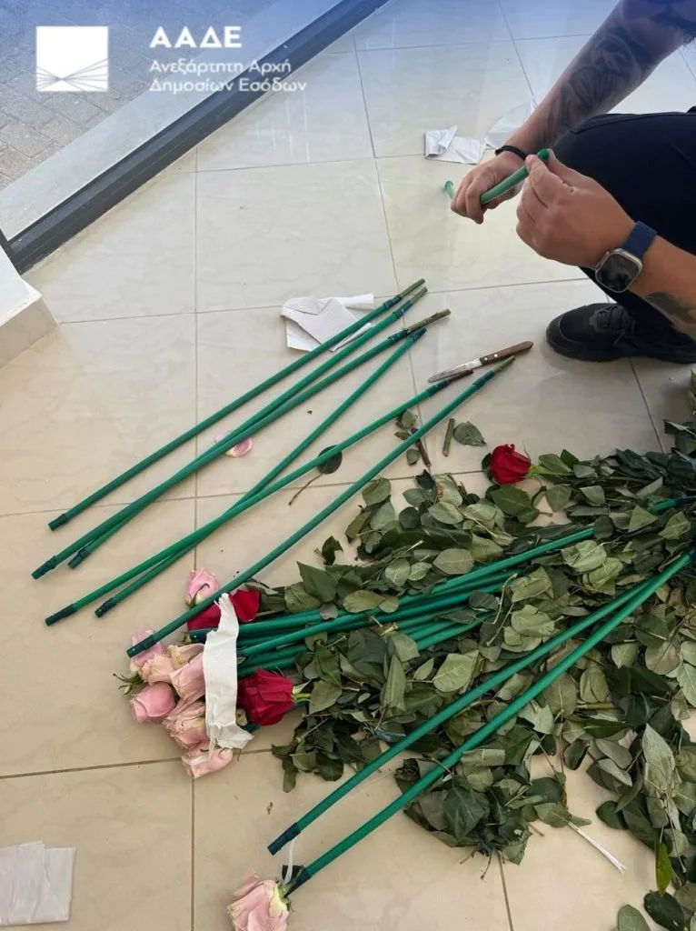 Τα τριαντάφυλλα έκρυβαν κοκαΐνη από την Μπογκοτά-Η επιχείρηση της ΑΑΔΕ στην Αρτέμιδα 4 aade1