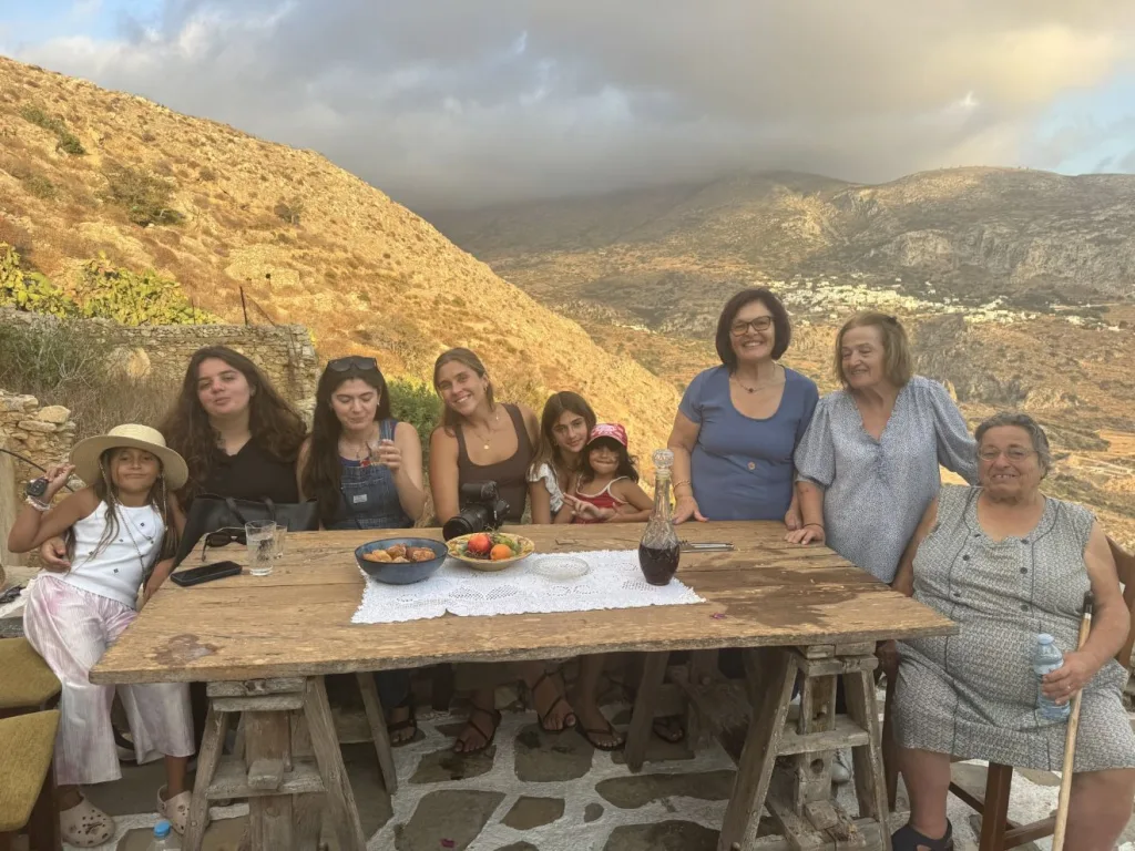 «Να μουν στη Γυάλη μία βραδιά» 2 amorgos eot
