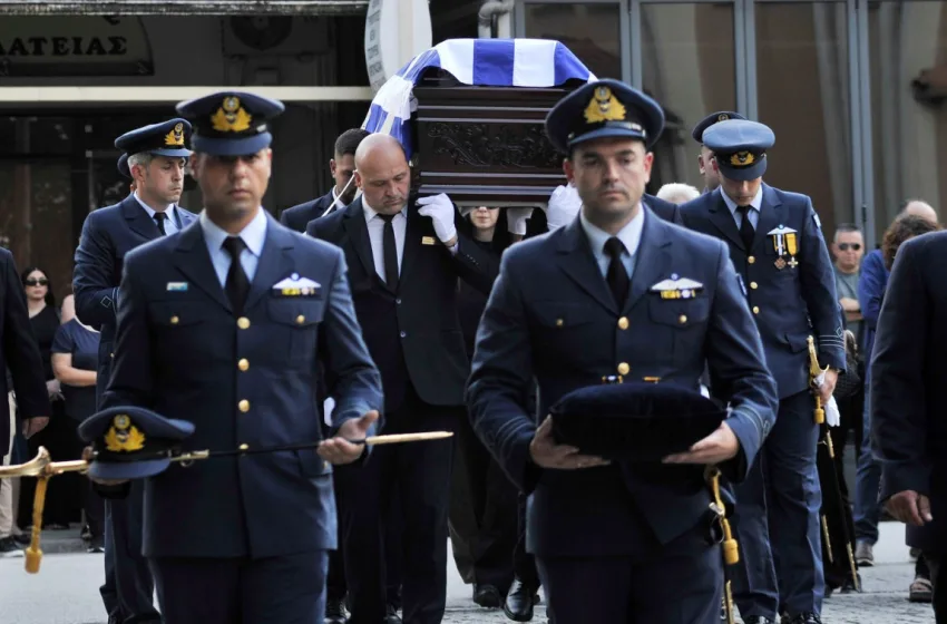  Πτώση Phantom: Συγκίνηση στην κηδεία του σμηναγού Δημήτρη Πέτρου στα Ιωάννινα