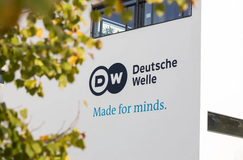  Δεν κλείνει τελικά ελληνική υπηρεσία της Deutsche Welle- Ανακλήθηκε η απόφαση