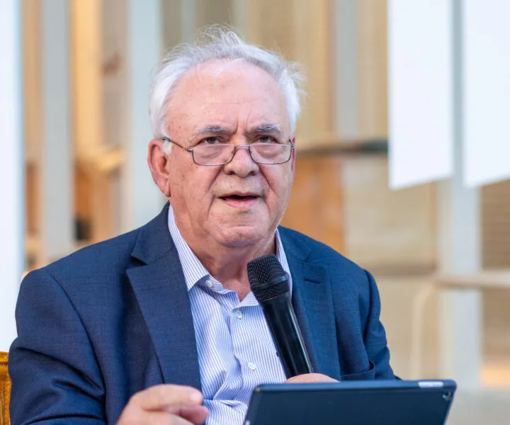Δραγασάκης στο libre: Η Αριστερά πρέπει να εφεύρει τη δική της απάντηση στην κρίση πολιτικής εκπροσώπησης 3 dragasakis 1