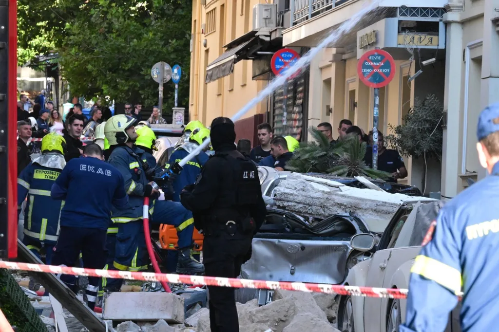Βίντεο ντοκουμέντο από την έκρηξη στην Πλάκα-Τρεις τραυματίες, ερωτήματα για τα αίτια 6 ekrixi 1
