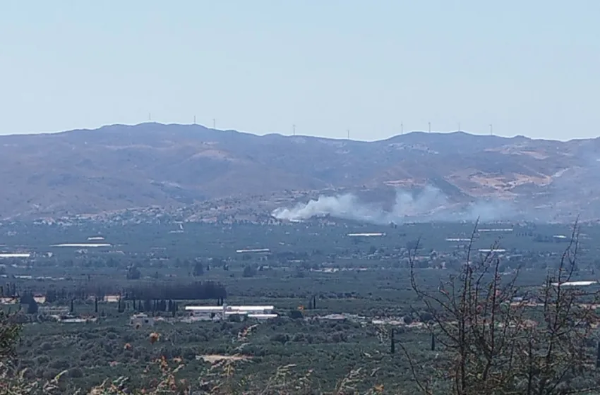  Φωτιά στην Πλώρα Ηρακλείου, σηκώθηκε και ένα ελικόπτερο
