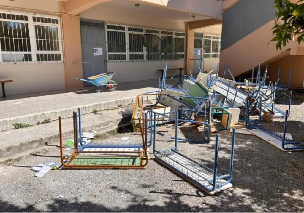 kalamata sxoleio vandalismos zimies
