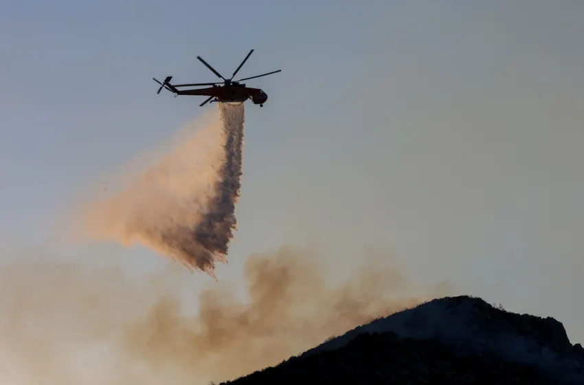  Κόνιτσα: Μαίνεται η μεγάλη φωτιά πάνω από την πόλη-Ξεκίνησαν οι εναέριες ρίψεις