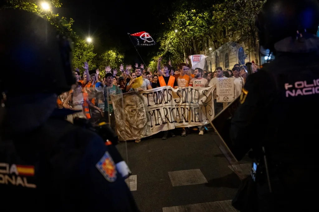 Μαδρίτη: Λαοθάλασσα διαμαρτυρήθηκε για την έξωση 87χρονης από εταιρεία ακινήτων 2 madrid poreia gia ilikiomeni