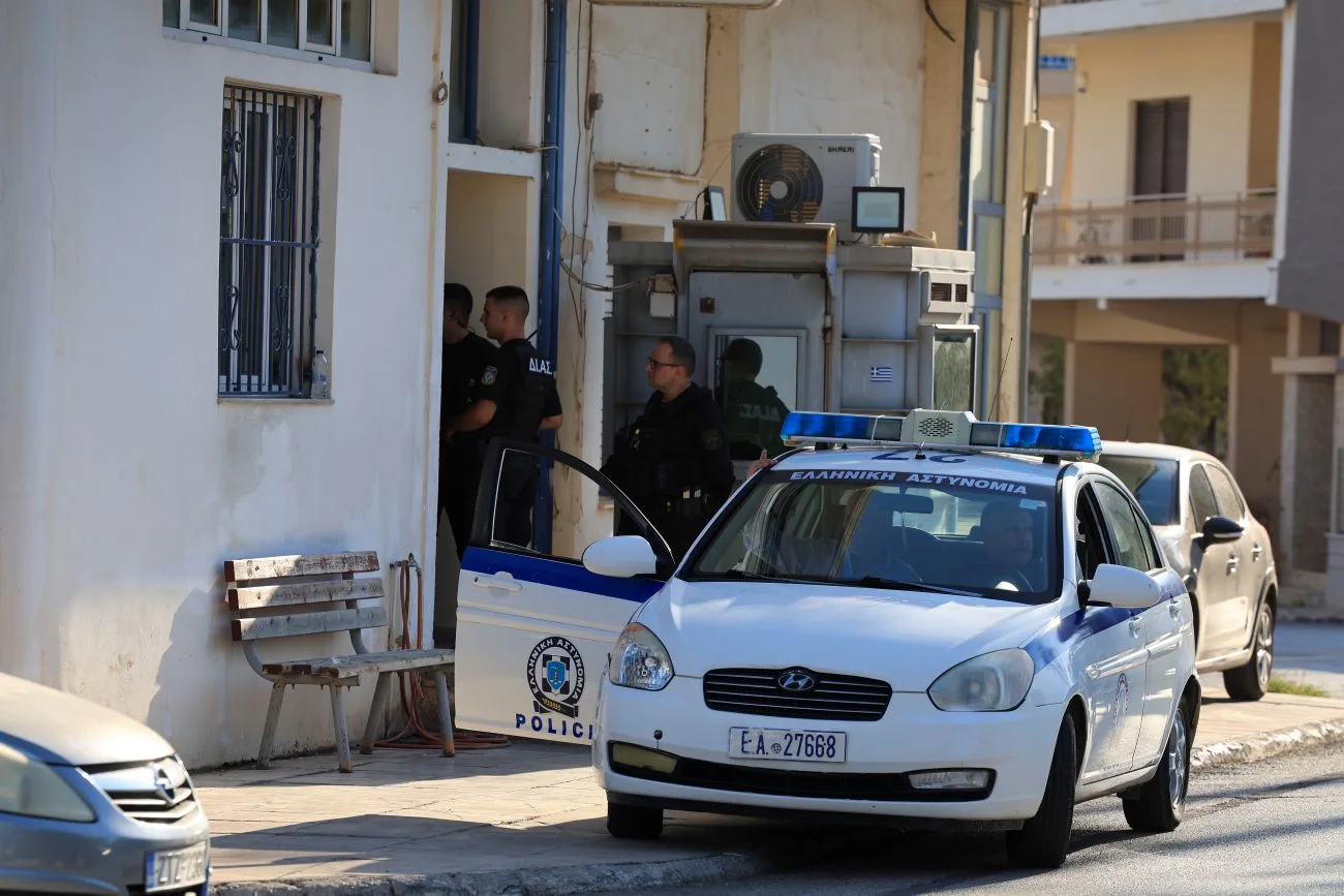 Headlines-mobile 3 Μάνδρα: Νέα στοιχεία για την επίθεση σε αστυνομικούς- Τι προηγήθηκε- Με ψυχιατρικό ιστορικό ο δράστης