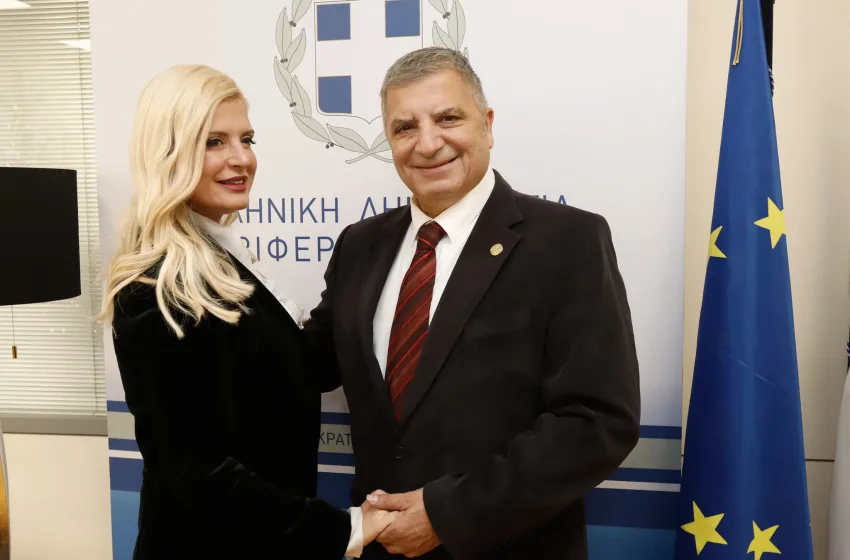 Σχόλιο Σταυράκη σε ανάρτηση Πατούλη: “Πού να κατέβεις, βρε κακομοίρη;”