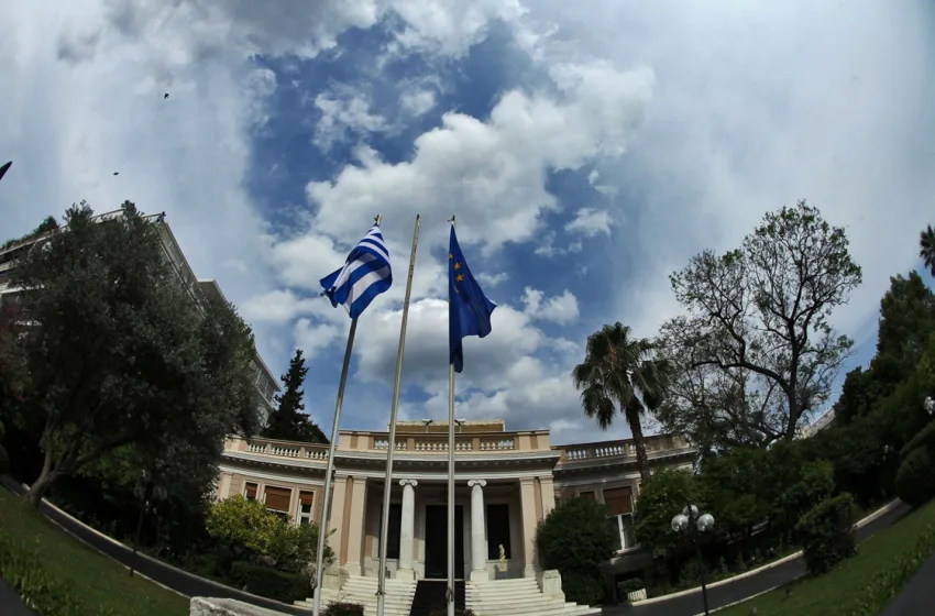  Μαξίμου: Πως “διαβάζει” τις δημοσκοπήσεις μετά τη ΔΕΘ-“Καλή αφετηρία”, αλλά και προβληματισμός