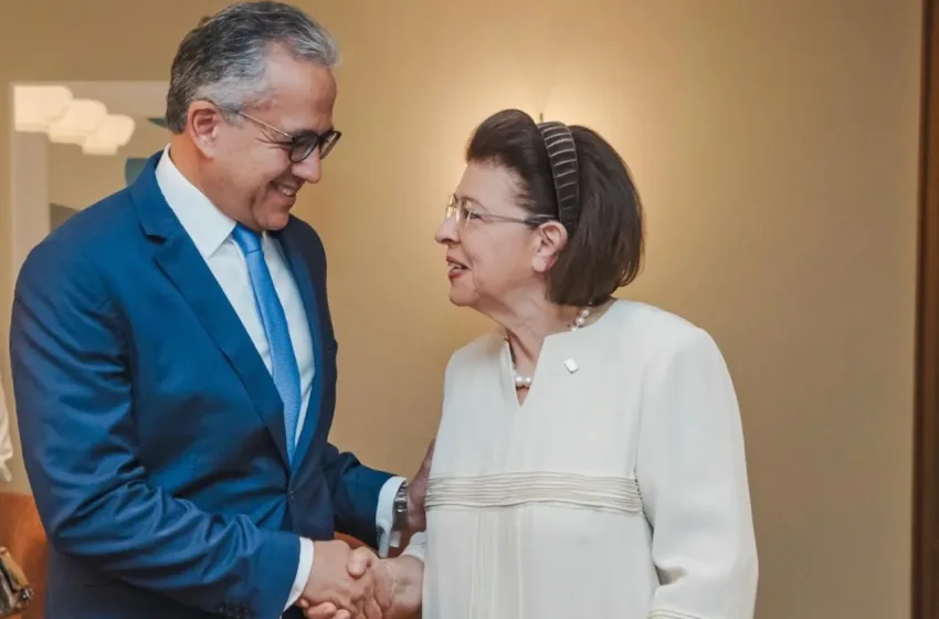  Συνάντηση Μενδώνη με τον γενικό διευθυντή της UNESCO, Khaled El-Enany – Η Ελλάδα επιχειρεί να χτίσει νέες γέφυρες πολιτισμού με την Αφρική