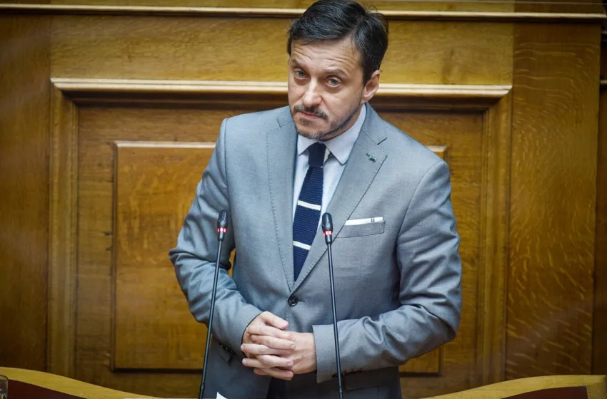  Στο ΠΑΣΟΚ τρέχουν για να σβήσουν το “φάλτσο” του Απόστολου Πάνα