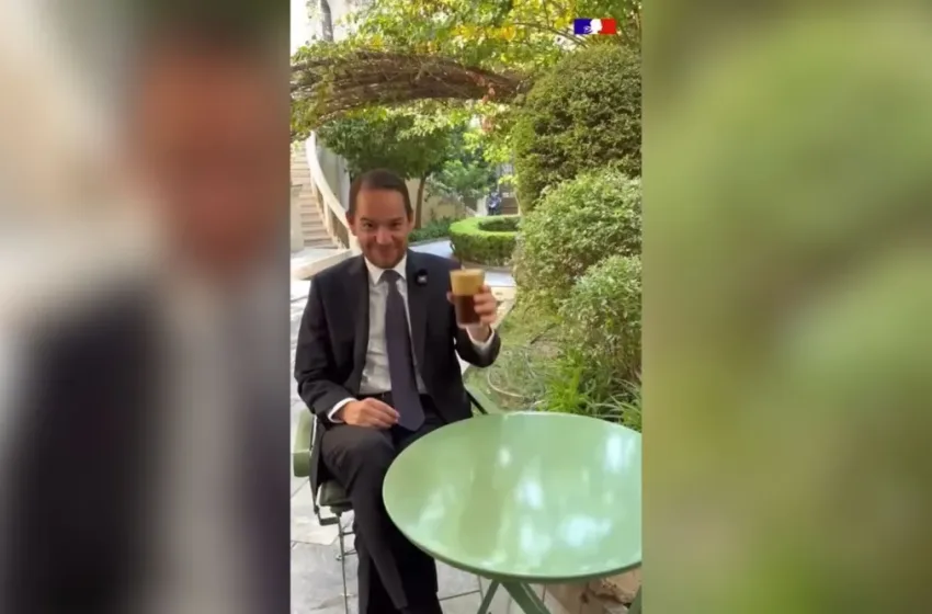  Με Μαζωνάκη και φραπέ συστήθηκε στους Έλληνες ο νέος Γάλλος πρέσβης (vid)