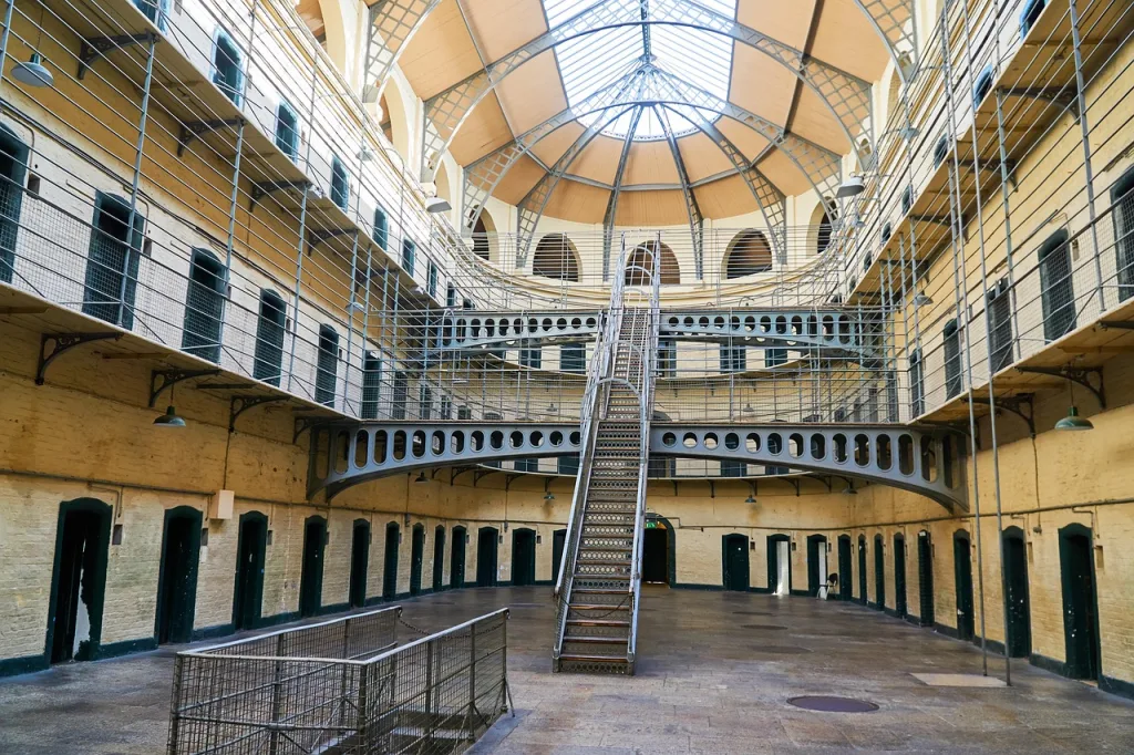 prison 4533508 1280