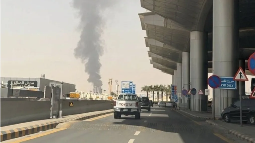 riant saoudiki aravia aerodromio kapnos