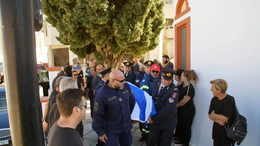 rodos kideia pyrosvestis