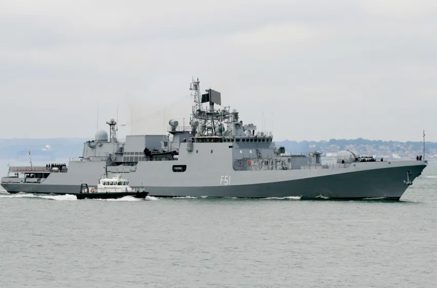  Ρωσική φρεγάτα εκτόξευσε δύο φωτοβολίδες κινδύνου εναντίον δανικού ελικοπτέρου σε Διεθνή ύδατα