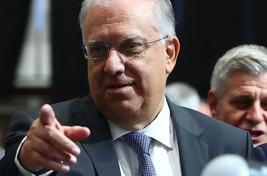  Θεοδωρικάκος: H αξιοπιστία είναι το μεγαλύτερο όπλο των μέτρων