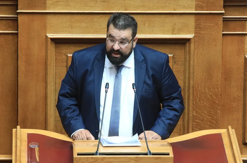  Ο ανεξάρτητος βουλευτής Αθανάσιος Χαλκιάς προσχωρεί στην Ελληνική Λύση
