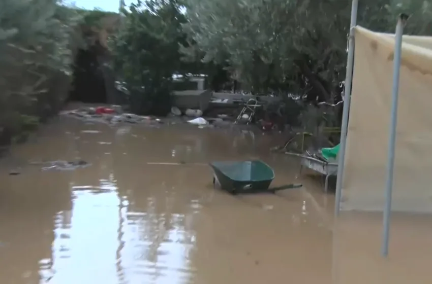  Κακοκαιρία: Σοβαρά προβλήματα σε Σκιάθο και Εύβοια- Πλημμύρες, κατολισθήσεις, απεγκλωβισμοί