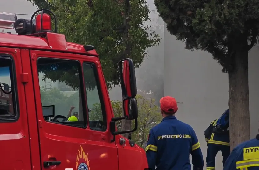  Ακρόπολη: Φωτιά σε υβριδικό όχημα με εκρήξεις-Βρισκόταν σε υπόγειο πάρκινγκ