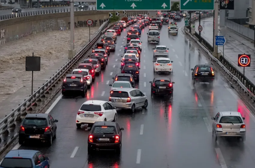 Καραμπόλα έξι οχημάτων στον Κηφισό- Μεγάλα κυκλοφοριακά προβλήματα
