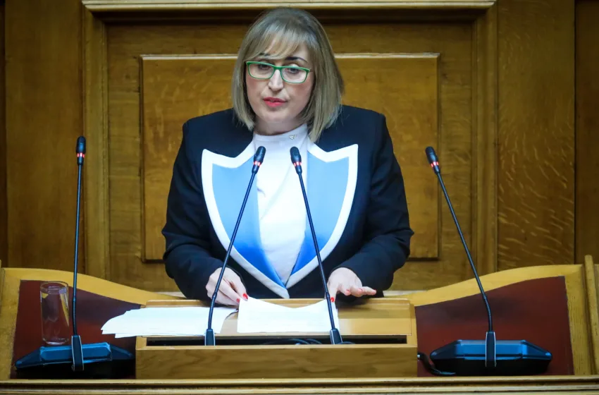  Αραμπατζή: Πληροφορίες για έλεγχο στο ιατρείο της βουλεύτριας της ΝΔ – “Δεν ελέγχομαι” απαντά