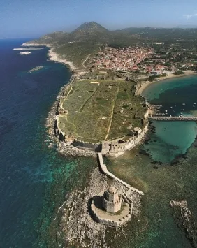 Προχωρεί η αποκατάσταση του δυτικού τείχους του Κάστρου της Μεθώνης 2 kastro methonis