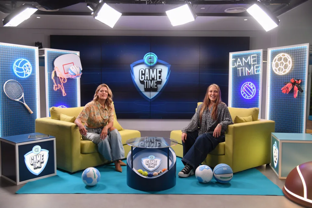 Η Πηνελόπη Αναστασοπούλου σε motorsport διάθεση στο Allwyn Game Time 4 photo 1
