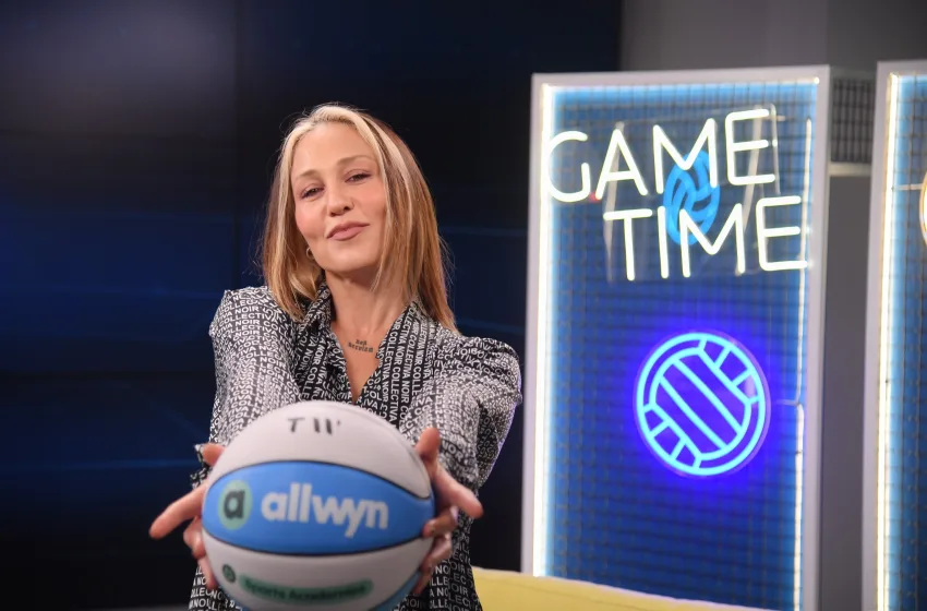  Η Πηνελόπη Αναστασοπούλου σε motorsport διάθεση στο Allwyn Game Time