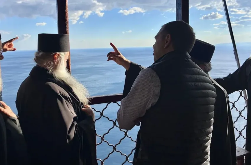  Κωνσταντοπούλου για Τσίπρα στο Άγιον Όρος: “Η κοινωνία έχει υποστεί αρκετούς θεομπαίχτες – Δεν χρειαζόμαστε άλλον”